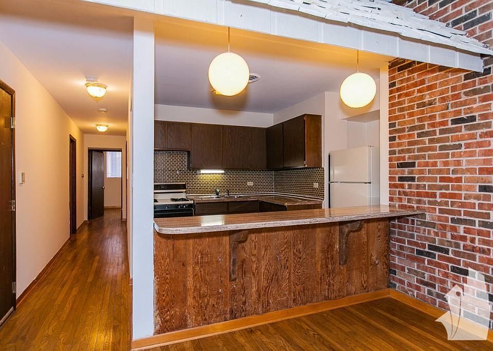 1st image of 871 W Mill St #1