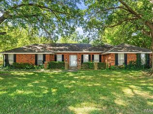 702 W Poplar St, Mascoutah, IL