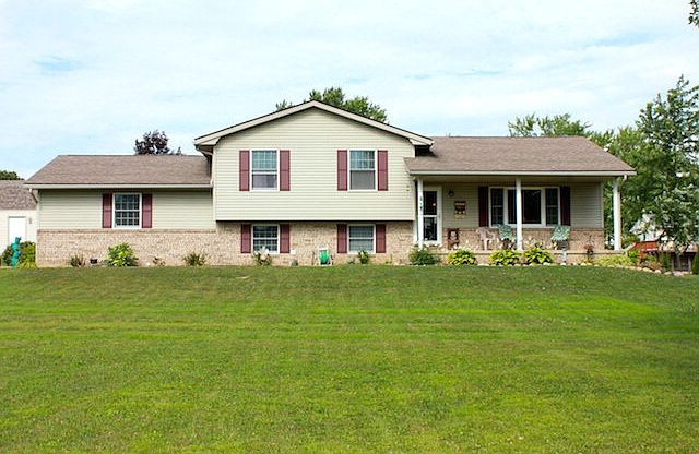 1st image of 1539 Suburban Dr
