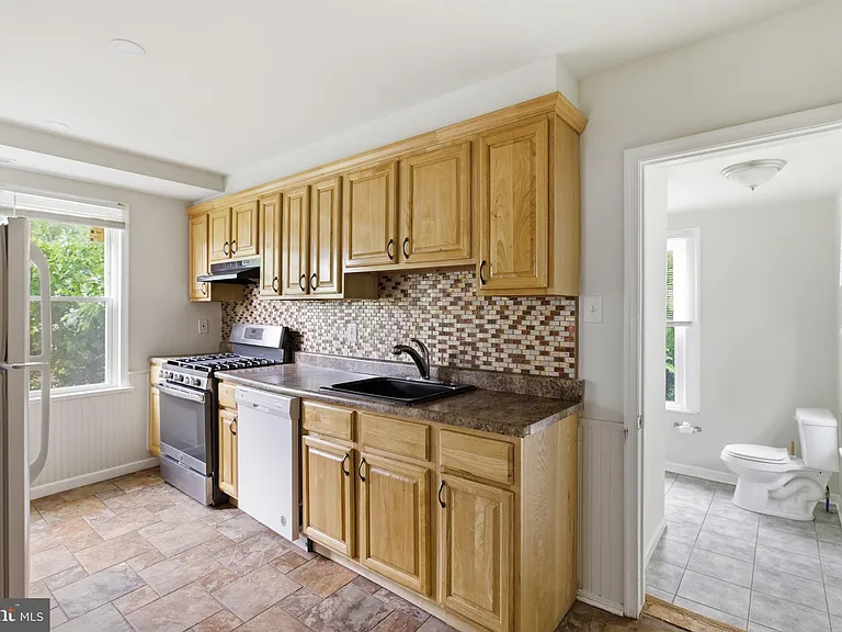 820 Greenhill Rd — Photo 13