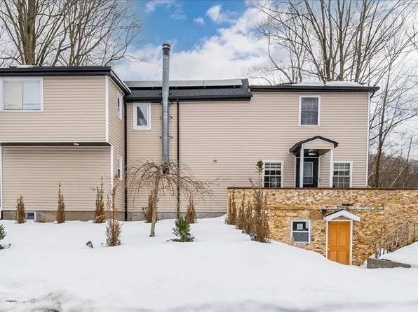 24 Johnsontown Rd, Sloatsburg, NY 10974