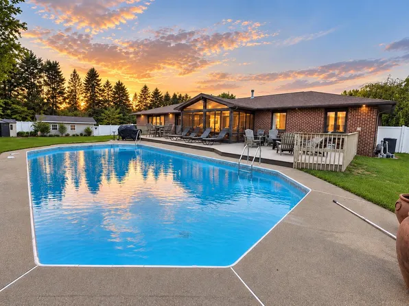 3888 Linke Rd, Bridgman, MI 49106