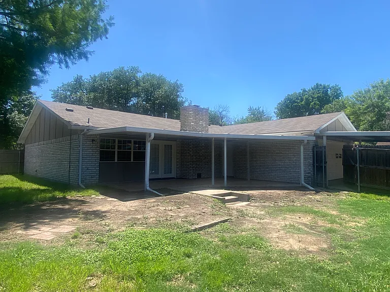 1914 Chisholm Trl — Photo 11