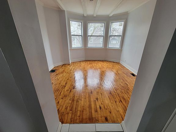 ALL BRAND NEW FINISHES
 NO ONE HAS USED THIS APARTMENT BEFORE YOU!!