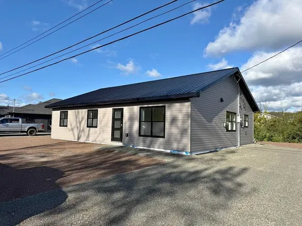 40E Riverside Drive, Bishop's Falls, NL A0H1C0