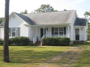 215 Cherry Rd, Southport, NC 28461
