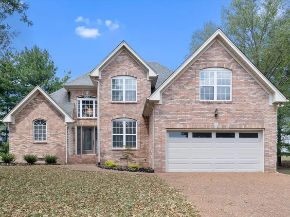 1067 Franklin Dr, Greenbrier, TN 37073