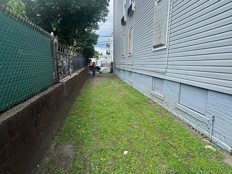 264 9th Ave #6 — Photo 12