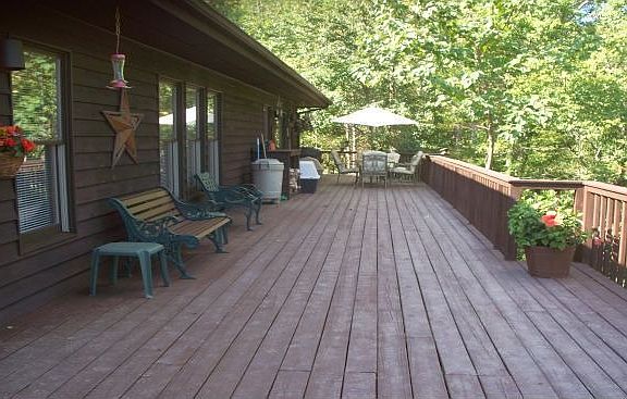 rear deck that expands rear of home