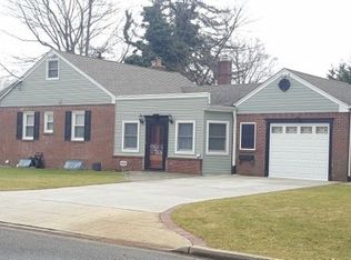 112 Melrose Ave, Massapequa, NY 11758