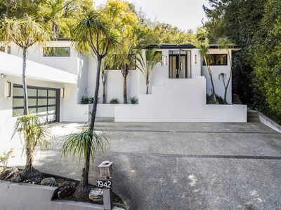 1942 Coldwater Canyon Dr, Beverly Hills, CA, 90210