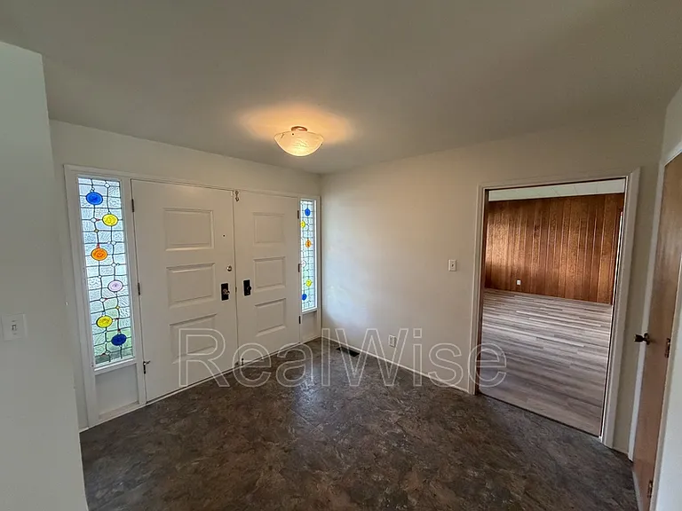 710 NW Midland Ave — Photo 15