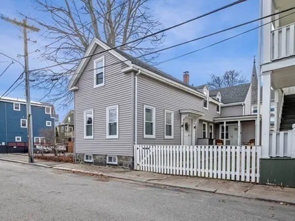 16 Herbert St, Salem, MA 01970