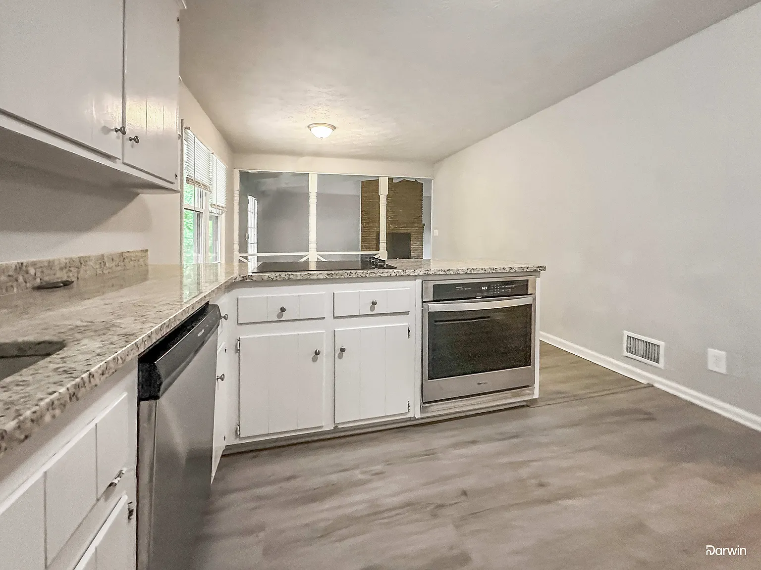 3 bed, 2.0 bath, 1862 sqft, $2,070 — Photo 3