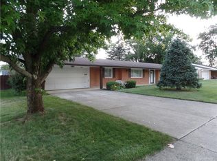 518 Berkshire Cir, Englewood, OH