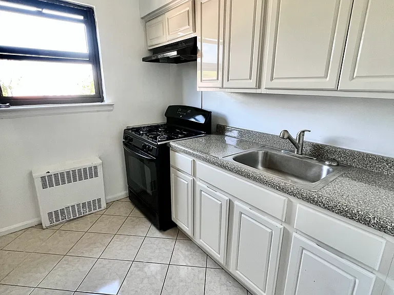 3624 Bell Blvd #12C — Photo 8