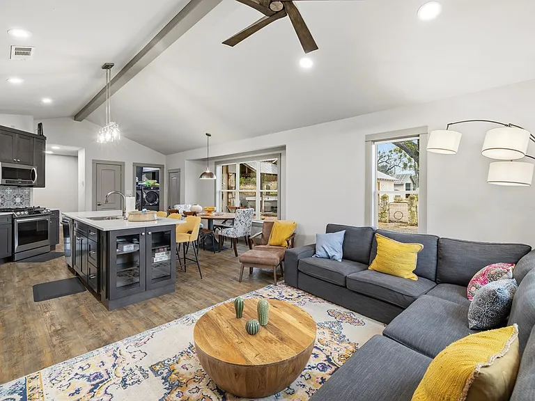 275 Creekridge Trl — Photo 5