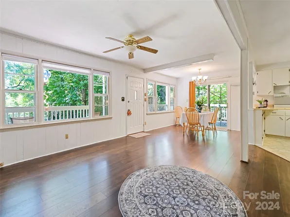 79 Dream Mountain Blvd, Canton, NC 28716