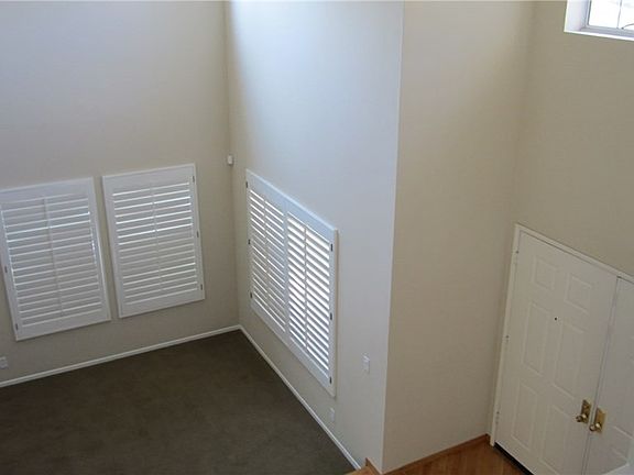 4th image of 7400 Graystone Dr