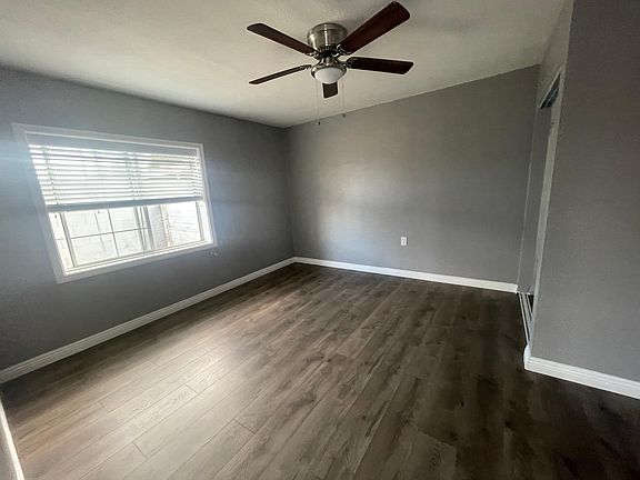 4th image of 18481 Jonathan St