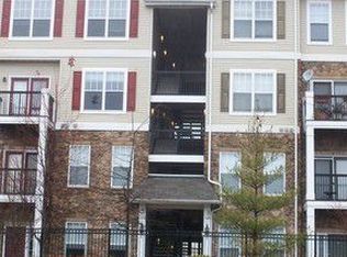 5117 Travis Edward Way APT A, Centreville, VA 20120