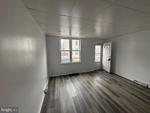 4th image of 209 Park Pl