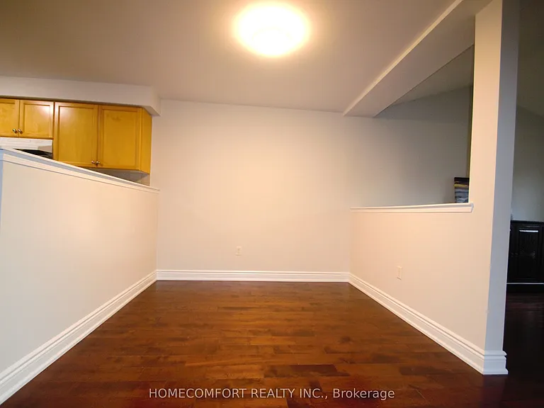 28 Deerwood Cres — Photo 6