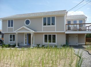 8 57th St #1, Newburyport, MA 01950