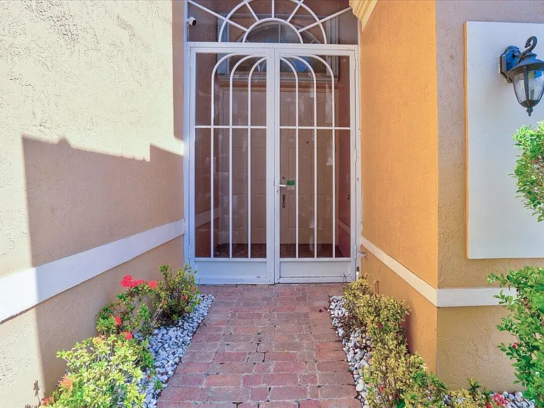 15323 Fiorenza Cir — Photo 4