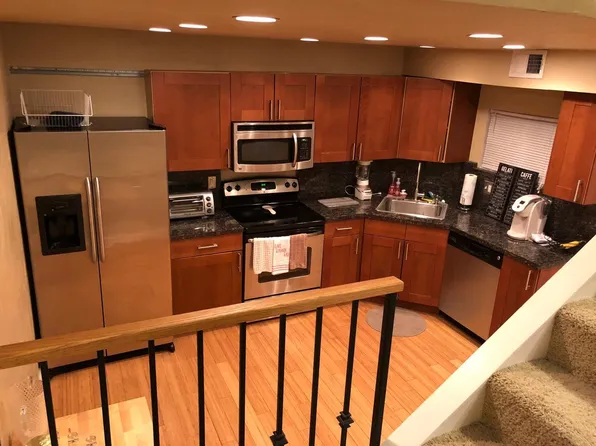 2715 Harcum Way, Pittsburgh, PA 15203