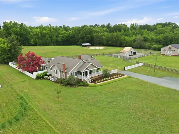 6673 S State Highway 62, Burlington, NC 27215