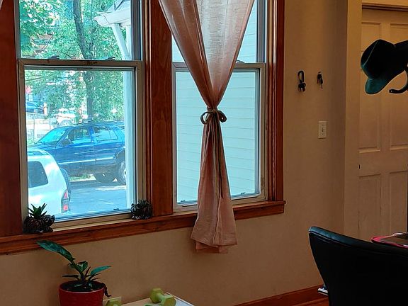 3rd image of 2819 W Lyndale St #1