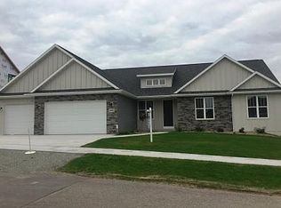 5501 Haymeadow Dr, Appleton, WI 54913