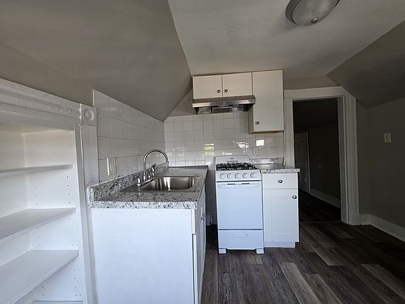 2nd image of 578 Howard Ave #C
