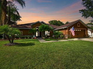 16920 Falconridge Rd, Lithia, FL 33547