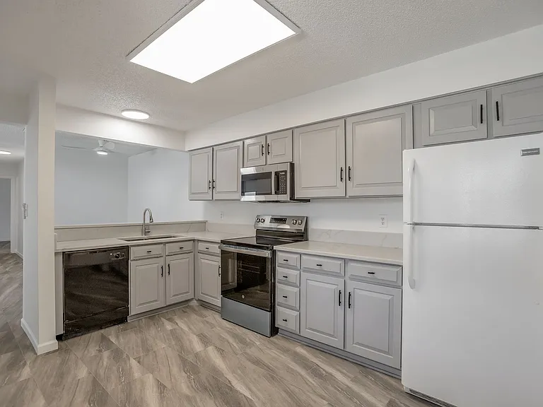 2330 E Fremont Ave #A19 — Photo 1