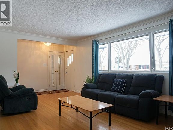 5th image of 81 McNab Cres