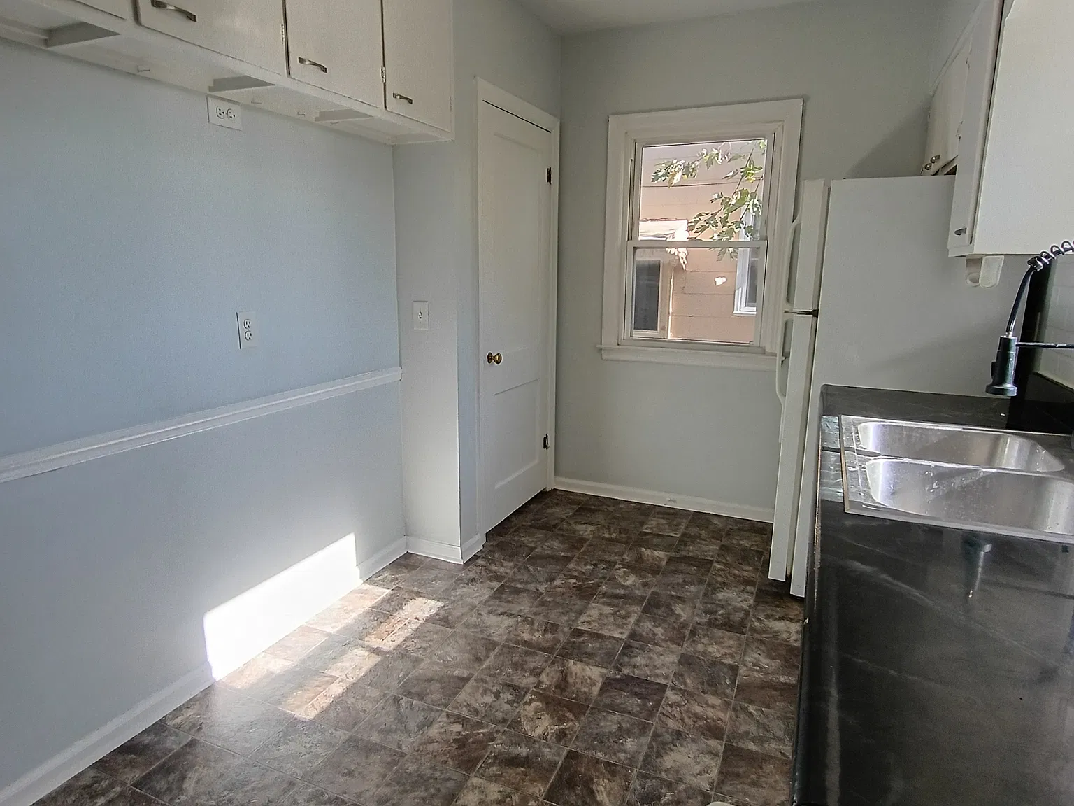 2 bed, 672 sqft, $1,000 — Photo 3