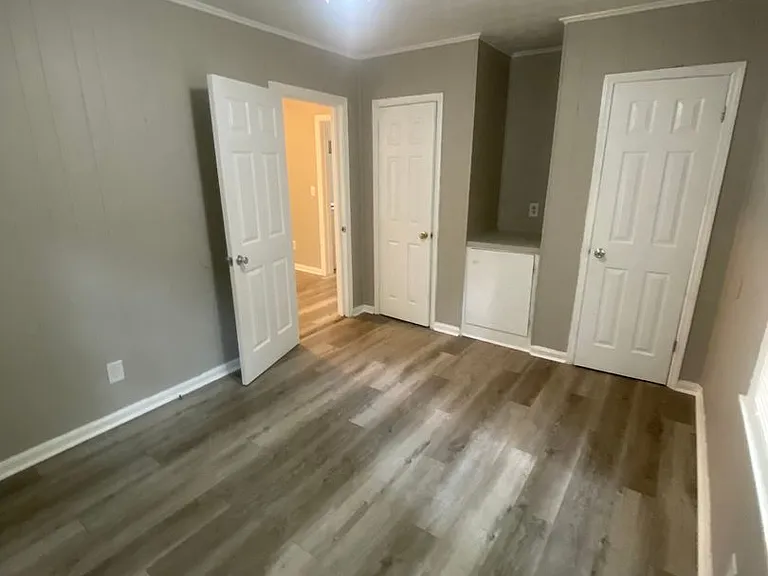 27 Stuart Dr — Photo 6