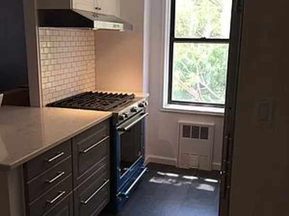 185 Prospect Park SW APT 305, Brooklyn, NY 11218