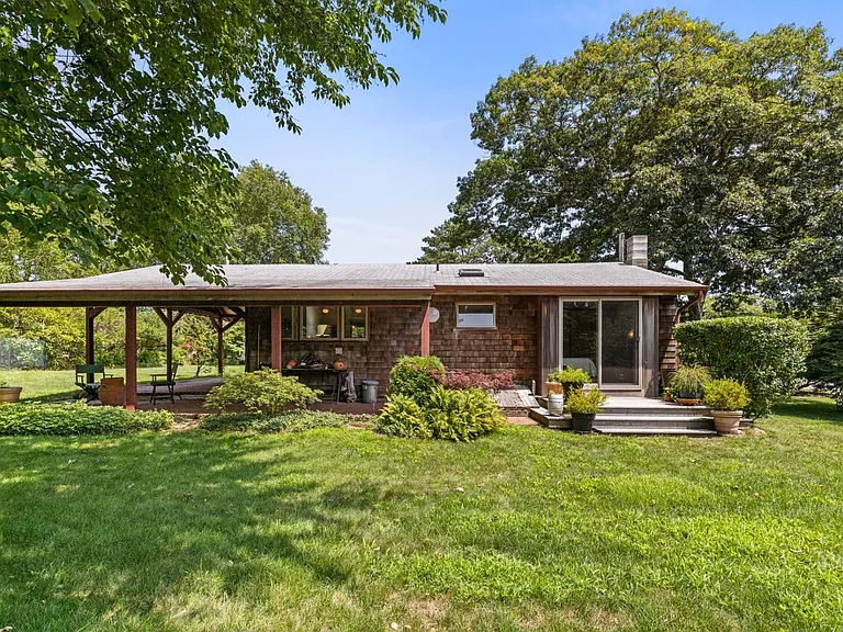 1 Gegan Dr — Photo 2