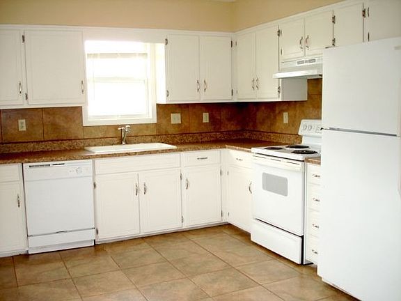 2nd image of 1709 Lawrence Ave APT A