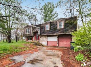 10671 Crabb Rd, Temperance, MI 48182