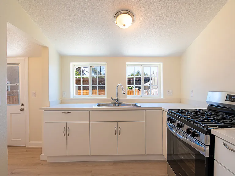 220 E Ventura St #B — Photo 5