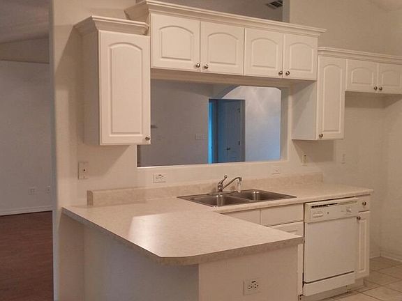 5th image of 1909 Crown Pointe Blvd