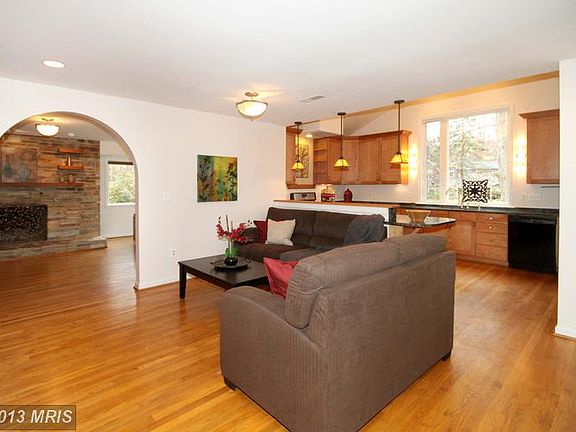 5th image of 3725 Linda Ln