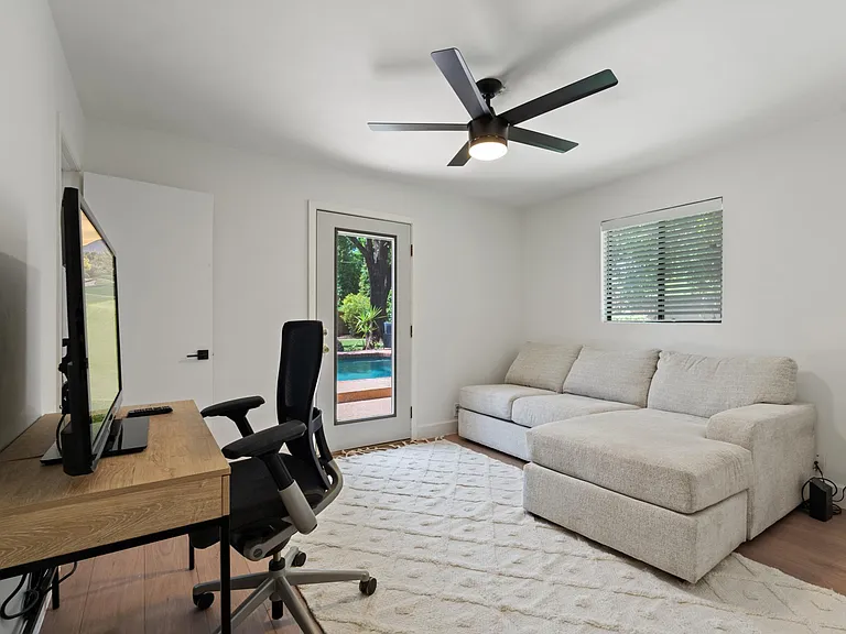8744 N 6th Dr — Photo 32