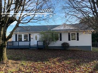 1513 Pittsburg Ct, Winston Salem, NC 27105