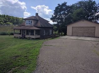 15635 Elm Rock Rd, Nelsonville, OH 45764