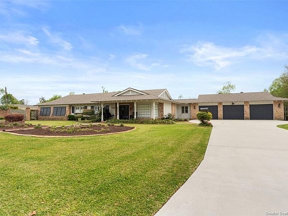 2nd image of 1101 Bayou Oak Ln